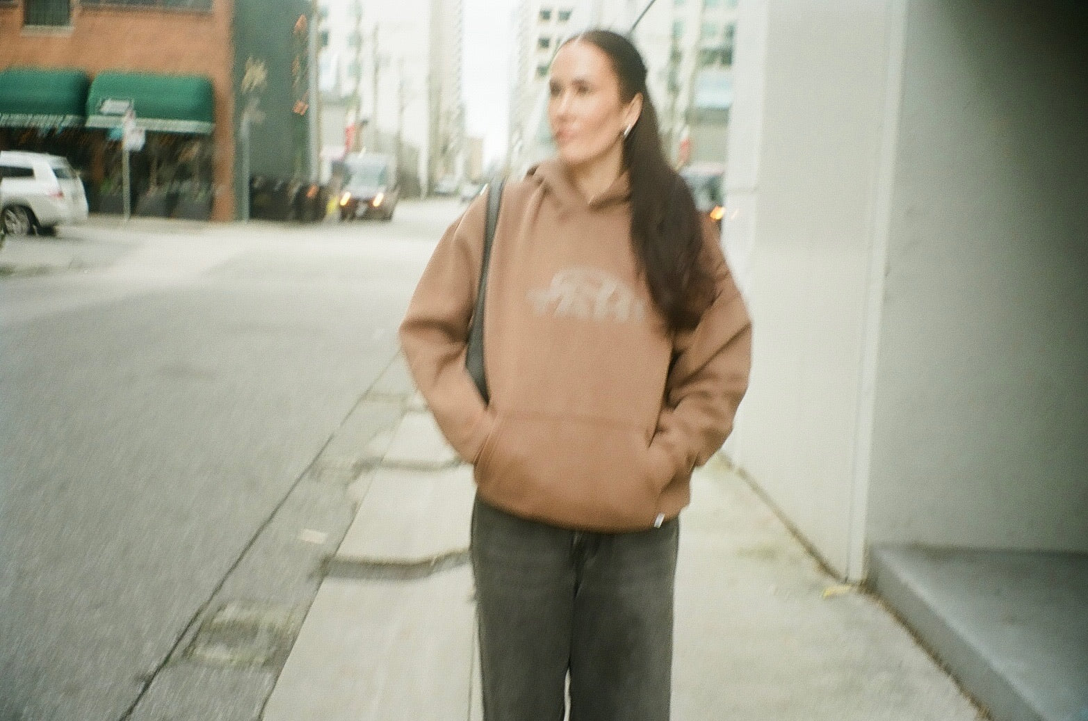 CORE HOODIE - BROWN